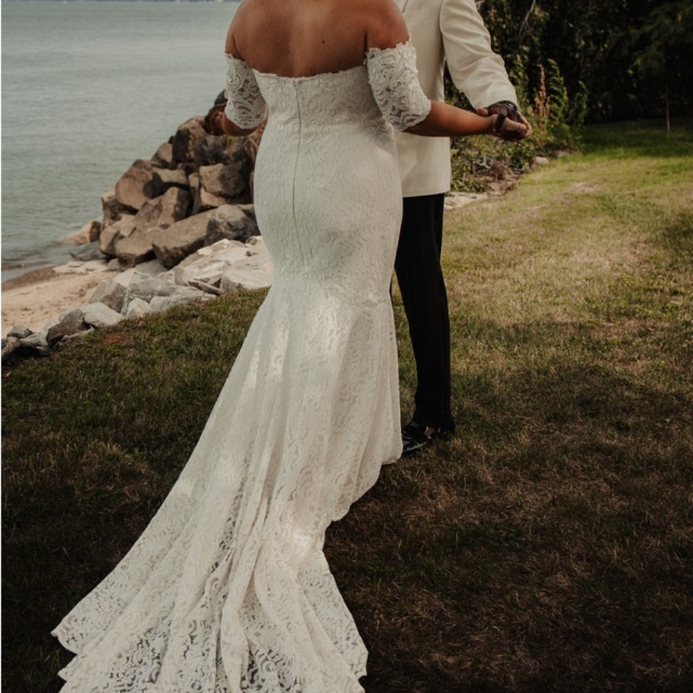 Custom Studio Levana wedding dress